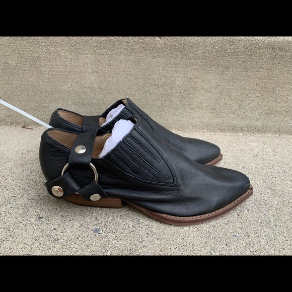 Bird of Flight Gameboy Booties - Picture 4 of 7